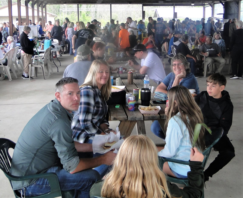 /pictures/CornRoast2022/DSC07300 (2).jpg